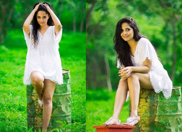 anasuya aunty,anasuya latest photo shoot,kshanam,soggade chinninayana,jabardasth anasuya  అమ్మో.. ఆంటీ మరీ ఇంత హాట్‌గానా..! 